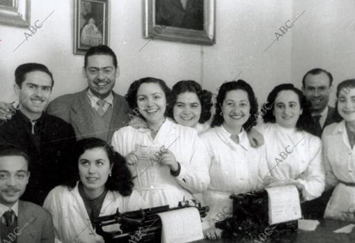 Ángeles Fajardo, empleada en el Colegio Farmacéutico, muestra una participación premiada